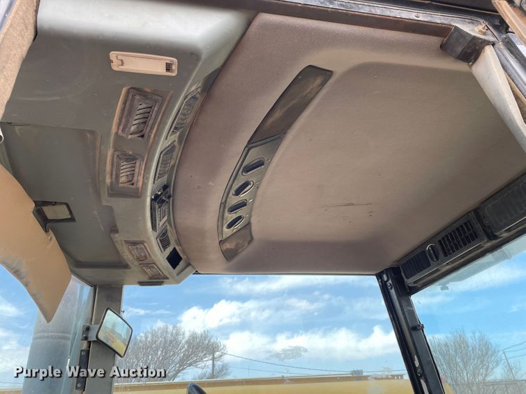 image for item DJ5028 1997 Case IH 8940  MFWD tractor