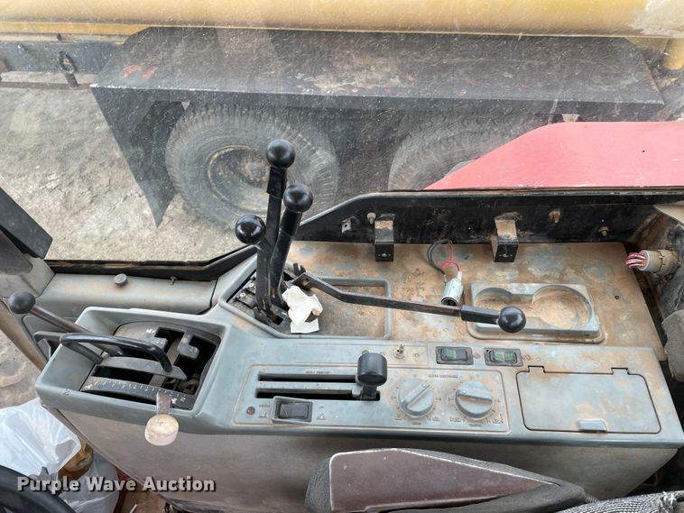 image for item DJ5028 1997 Case IH 8940  MFWD tractor