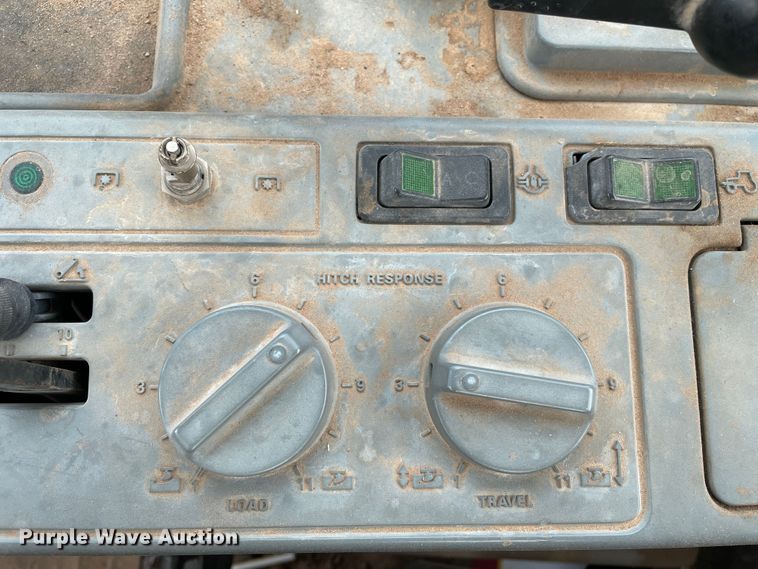 image for item DJ5028 1997 Case IH 8940  MFWD tractor