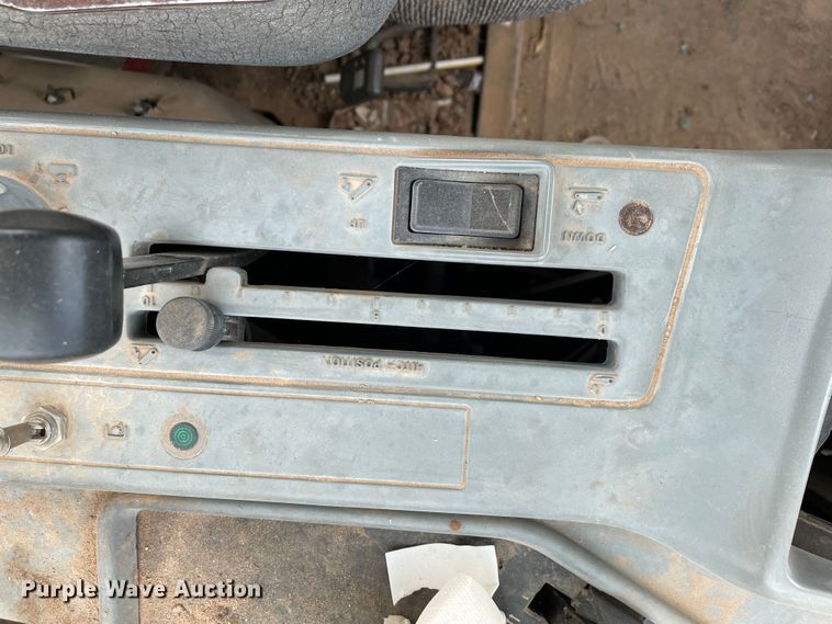 image for item DJ5028 1997 Case IH 8940  MFWD tractor