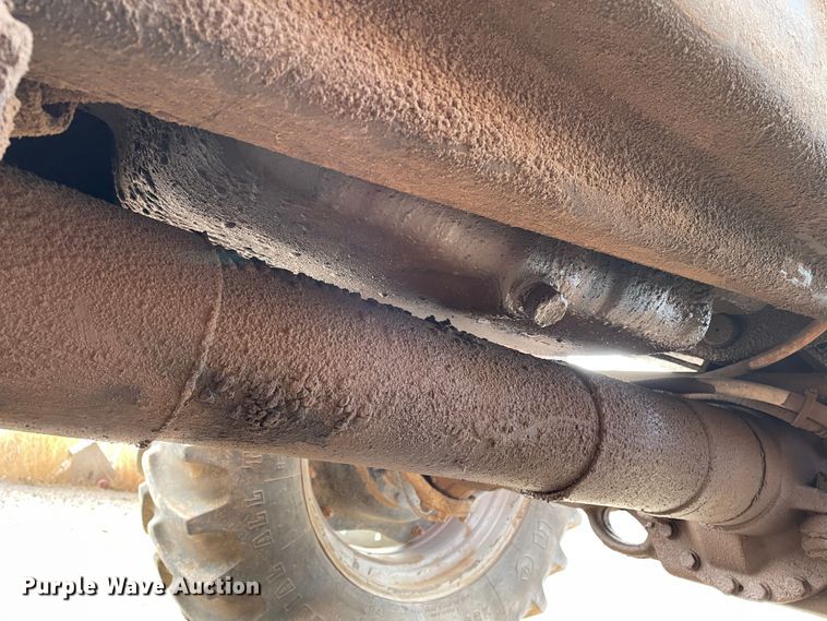 image for item DJ5028 1997 Case IH 8940  MFWD tractor