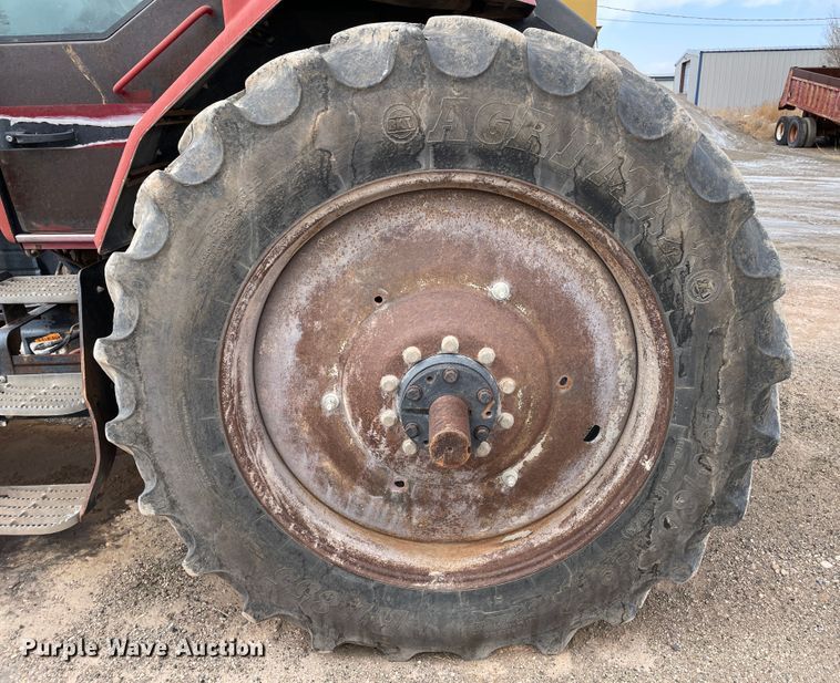 image for item DJ5028 1997 Case IH 8940  MFWD tractor