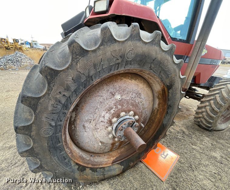 image for item DJ5028 1997 Case IH 8940  MFWD tractor