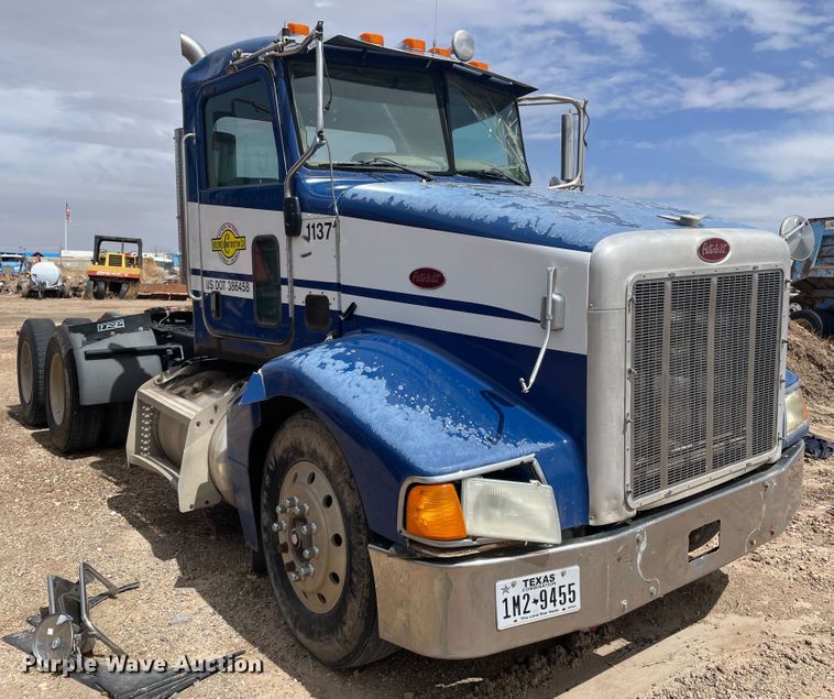 image for item DJ5029 2006 Peterbilt 385  semi truck