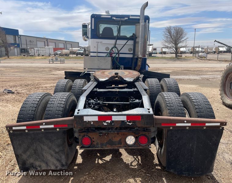 image for item DJ5029 2006 Peterbilt 385  semi truck