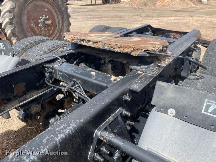 image for item DJ5029 2006 Peterbilt 385  semi truck