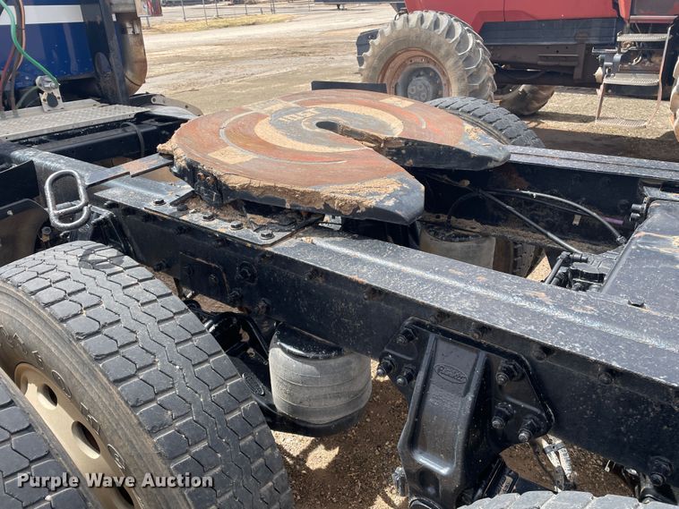 image for item DJ5029 2006 Peterbilt 385  semi truck