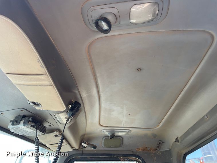 image for item DJ5029 2006 Peterbilt 385  semi truck