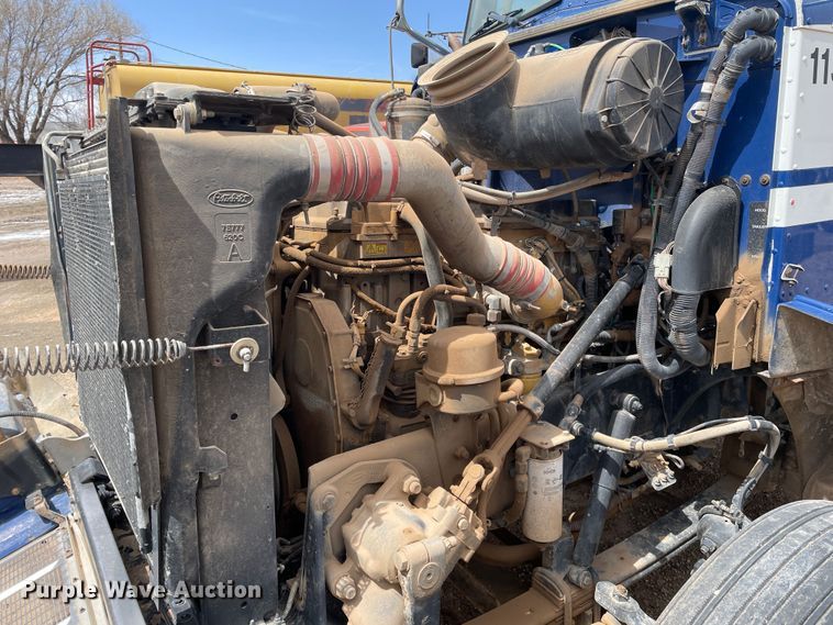 image for item DJ5029 2006 Peterbilt 385  semi truck