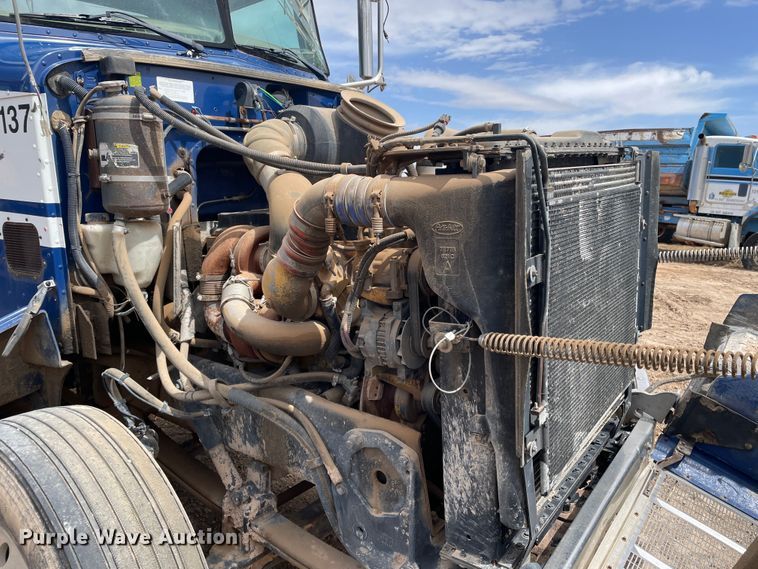 image for item DJ5029 2006 Peterbilt 385  semi truck