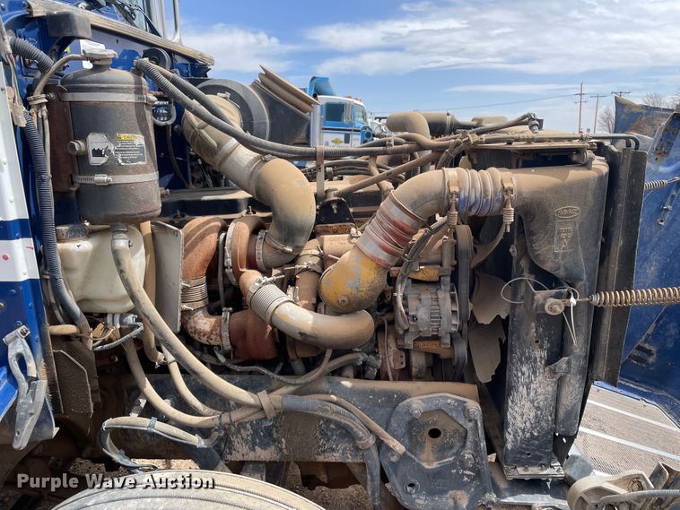 image for item DJ5029 2006 Peterbilt 385  semi truck