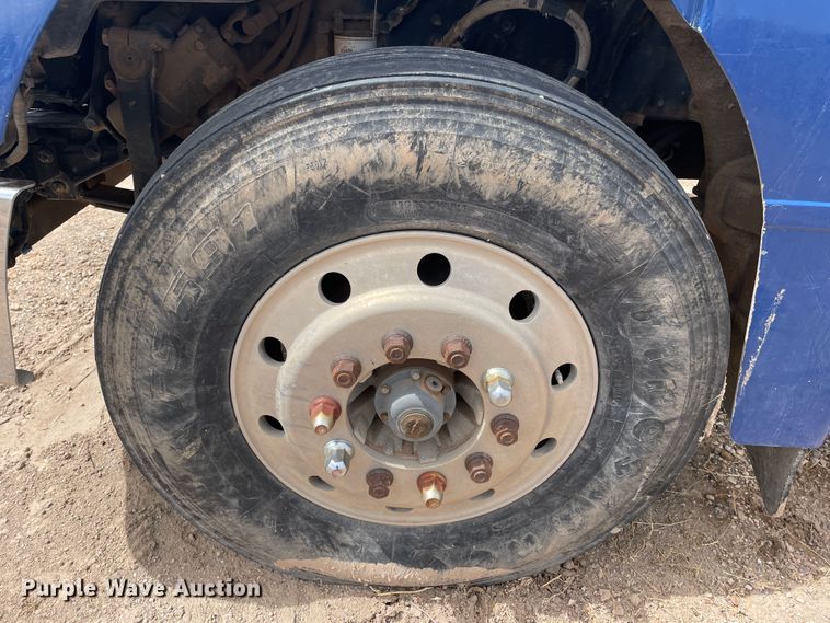 image for item DJ5029 2006 Peterbilt 385  semi truck