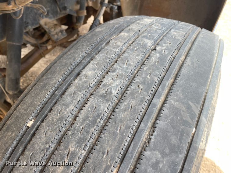 image for item DJ5029 2006 Peterbilt 385  semi truck