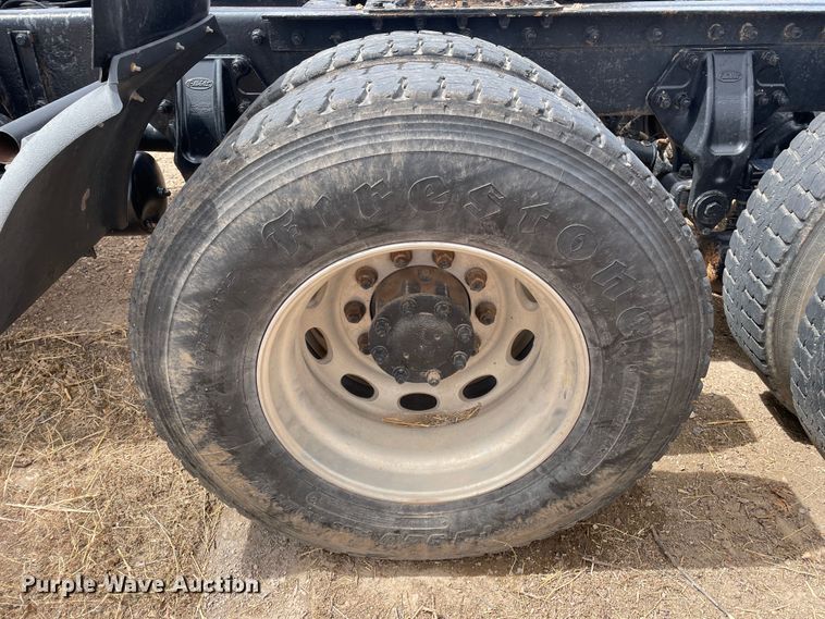 image for item DJ5029 2006 Peterbilt 385  semi truck