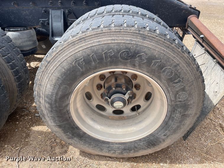 image for item DJ5029 2006 Peterbilt 385  semi truck