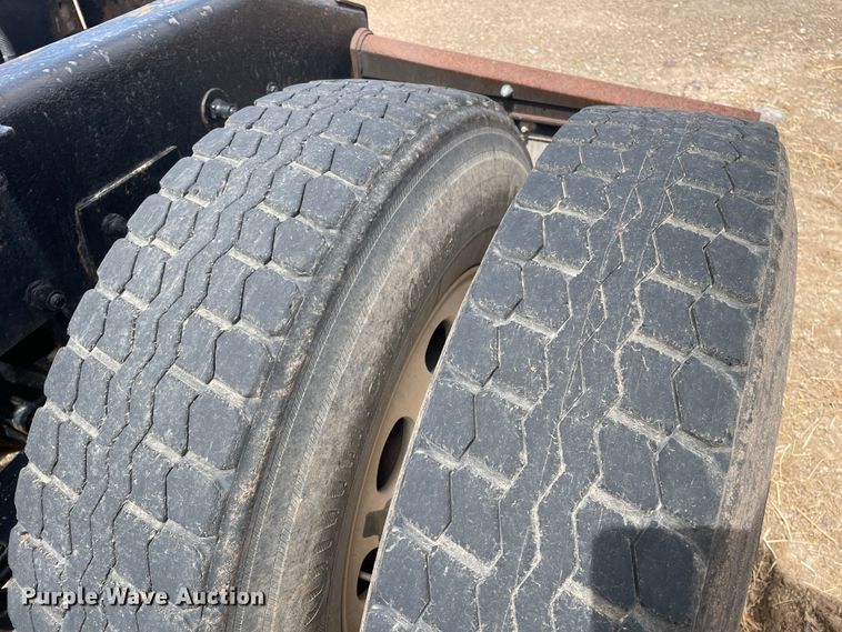 image for item DJ5029 2006 Peterbilt 385  semi truck