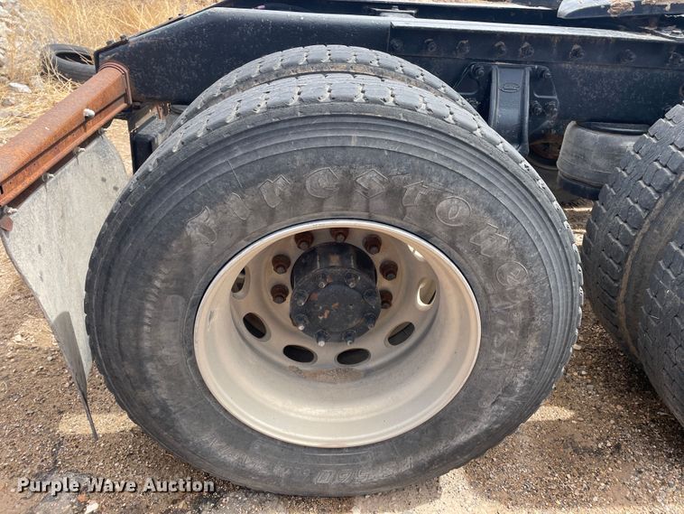 image for item DJ5029 2006 Peterbilt 385  semi truck