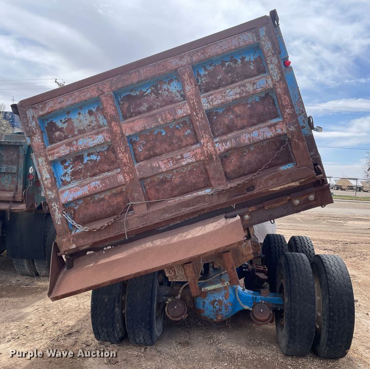 image for item DJ5030 1988 Kenworth T800  dump truck