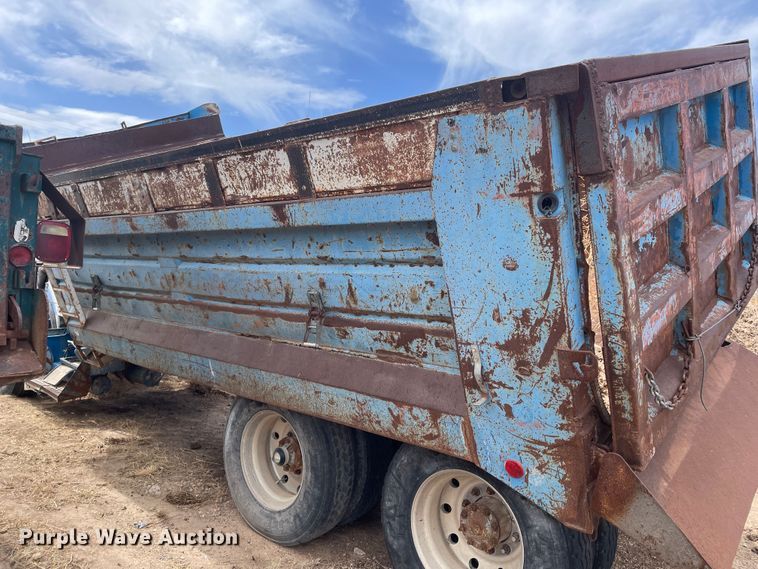 image for item DJ5030 1988 Kenworth T800  dump truck