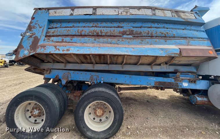 image for item DJ5030 1988 Kenworth T800  dump truck