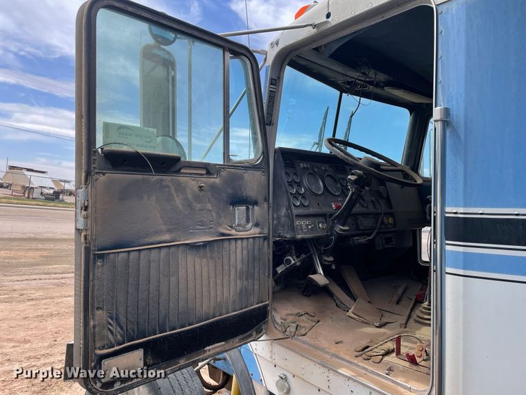 image for item DJ5030 1988 Kenworth T800  dump truck