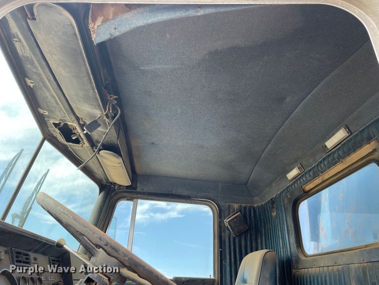 image for item DJ5030 1988 Kenworth T800  dump truck