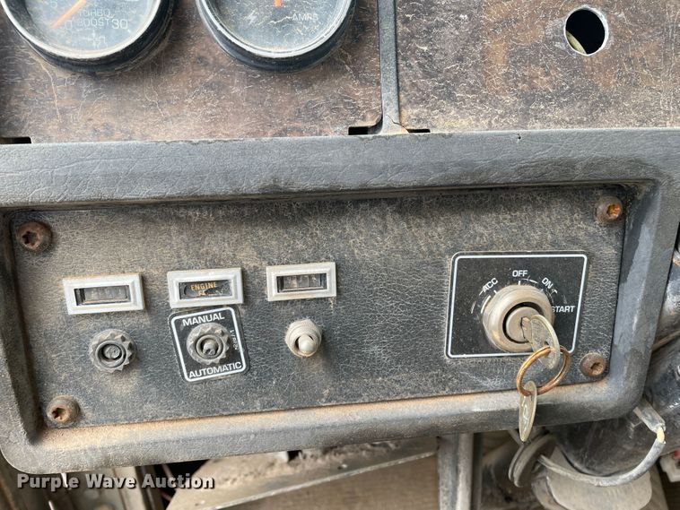 image for item DJ5030 1988 Kenworth T800  dump truck