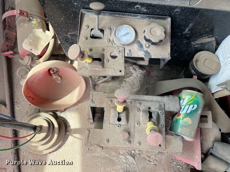 image for item DJ5030 1988 Kenworth T800  dump truck