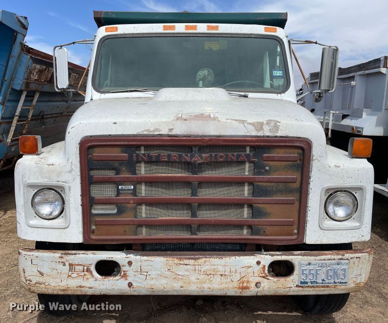 image for item DJ5031 1986 International 1654  dump truck