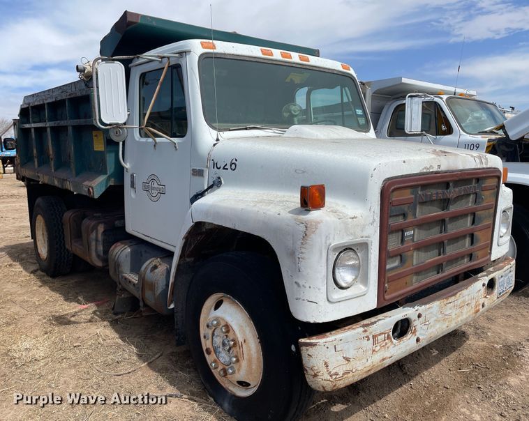 image for item DJ5031 1986 International 1654  dump truck