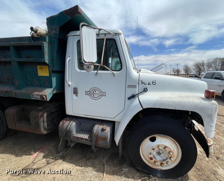 image for item DJ5031 1986 International 1654  dump truck