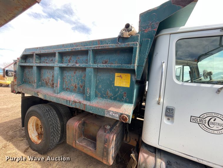 image for item DJ5031 1986 International 1654  dump truck