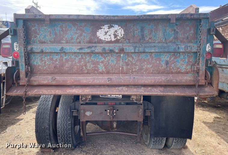 image for item DJ5031 1986 International 1654  dump truck