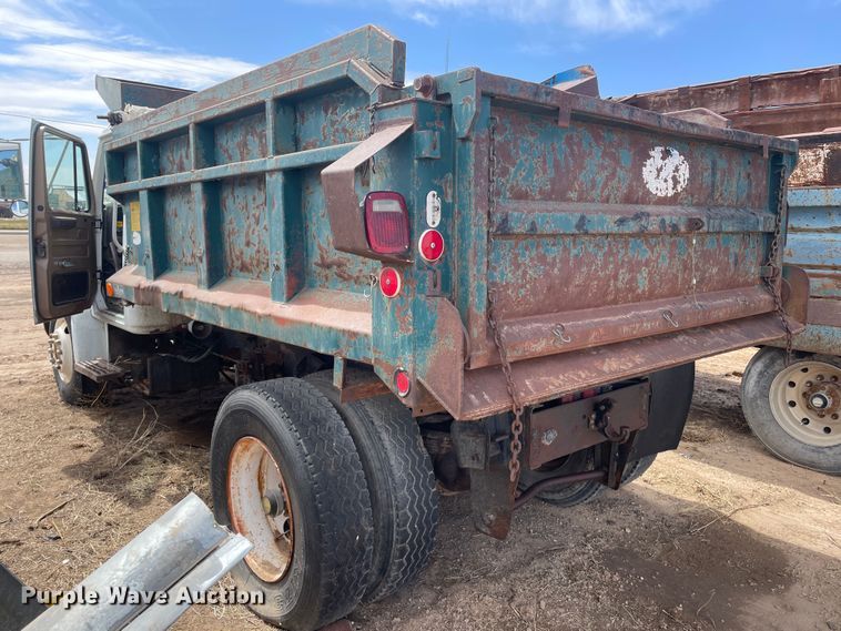 image for item DJ5031 1986 International 1654  dump truck