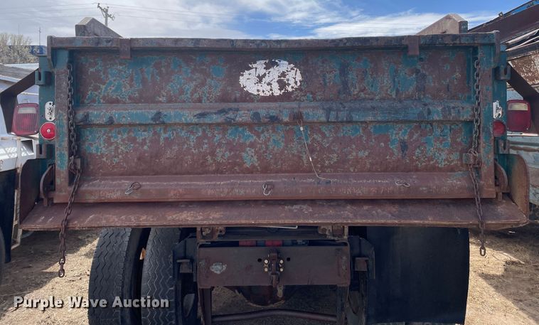 image for item DJ5031 1986 International 1654  dump truck