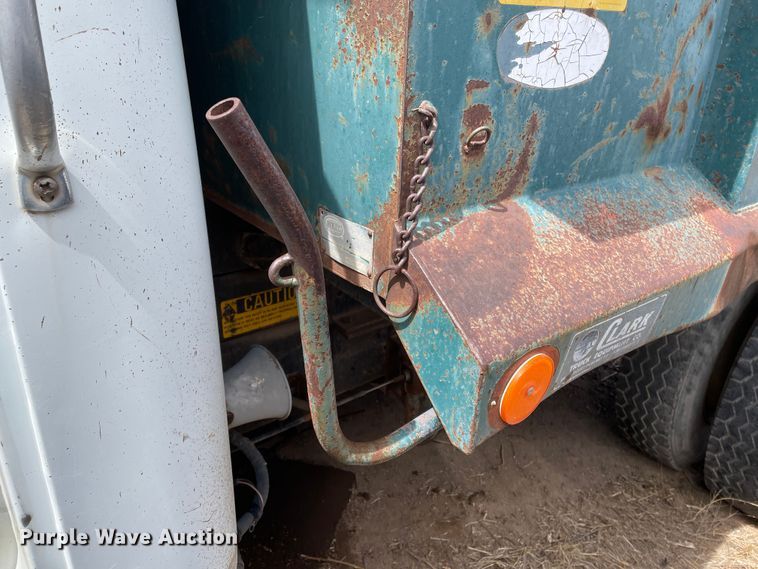 image for item DJ5031 1986 International 1654  dump truck