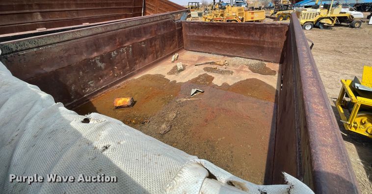 image for item DJ5031 1986 International 1654  dump truck