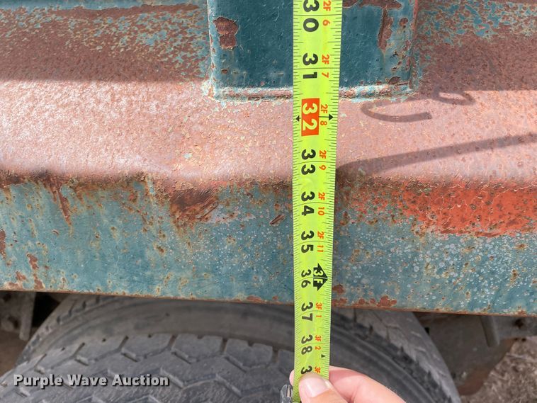 image for item DJ5031 1986 International 1654  dump truck