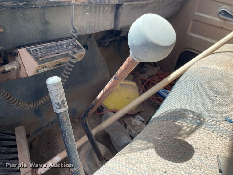 image for item DJ5031 1986 International 1654  dump truck