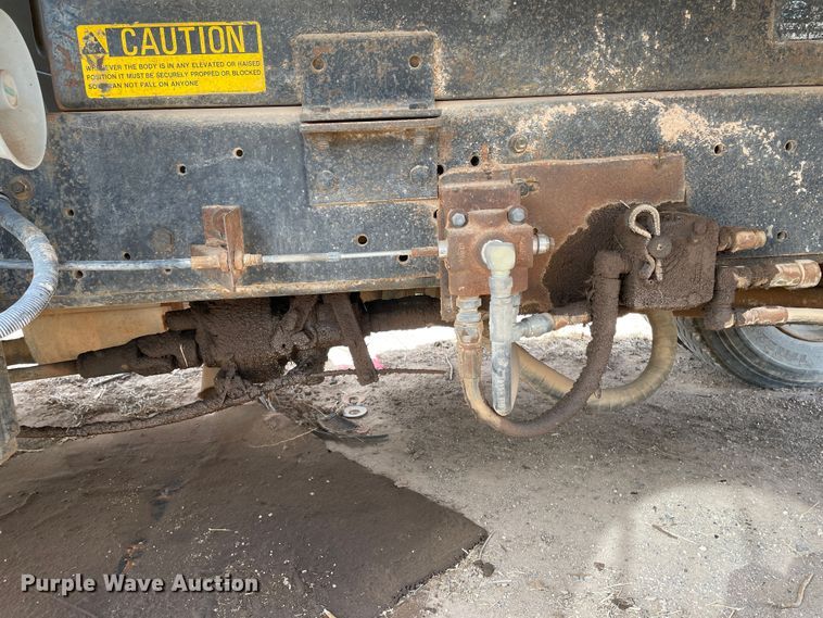 image for item DJ5031 1986 International 1654  dump truck