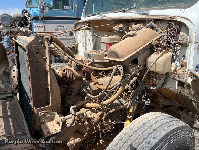 image for item DJ5031 1986 International 1654  dump truck