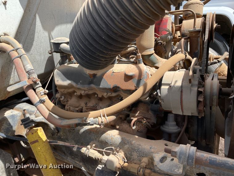 image for item DJ5031 1986 International 1654  dump truck