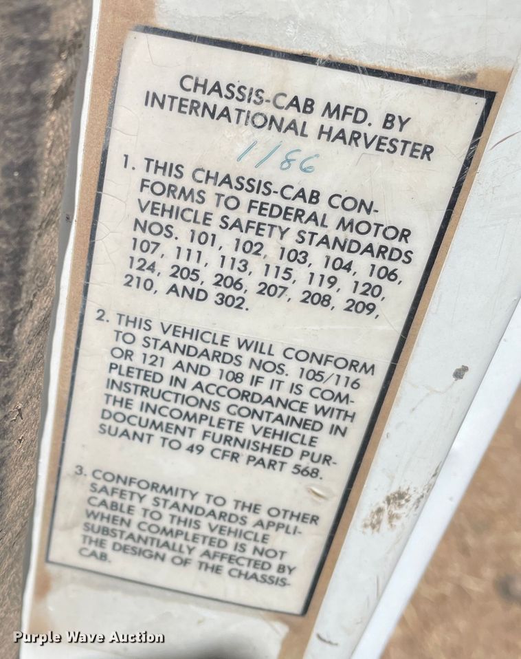 image for item DJ5031 1986 International 1654  dump truck