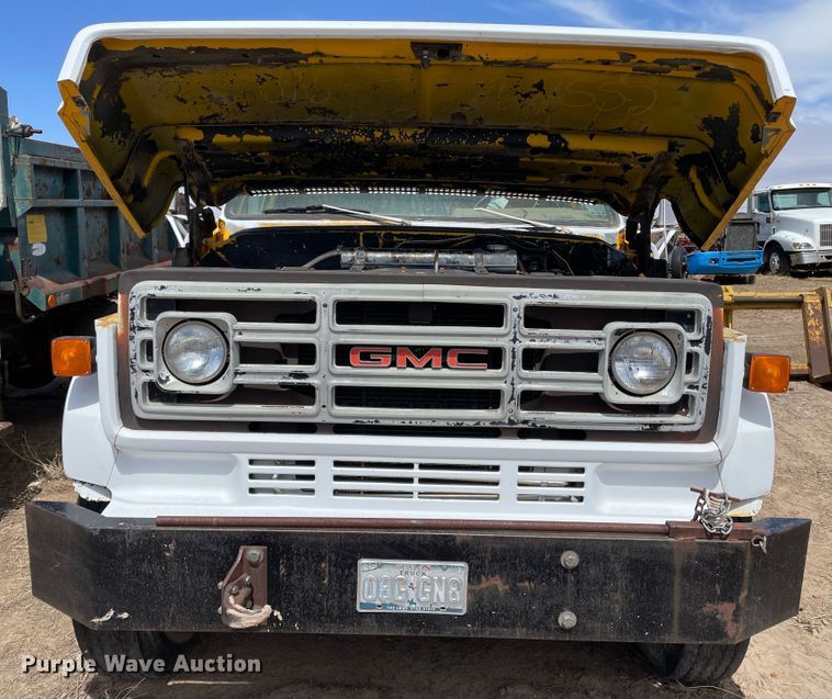 image for item DJ5032 1986 GMC C6000  dump truck