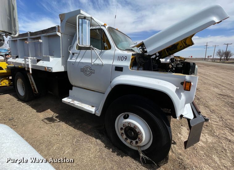image for item DJ5032 1986 GMC C6000  dump truck