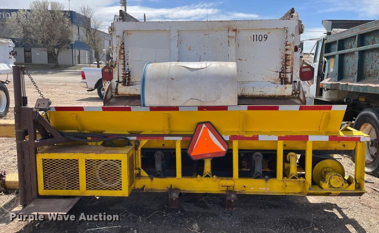 image for item DJ5032 1986 GMC C6000  dump truck