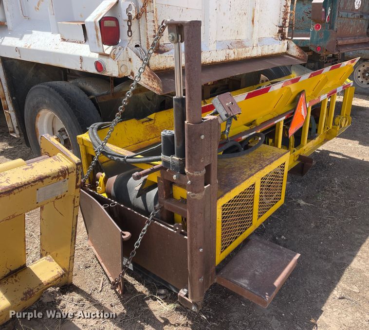 image for item DJ5032 1986 GMC C6000  dump truck