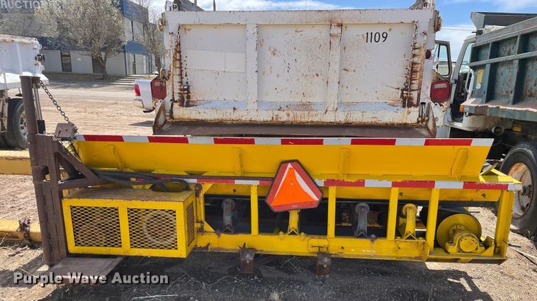 image for item DJ5032 1986 GMC C6000  dump truck