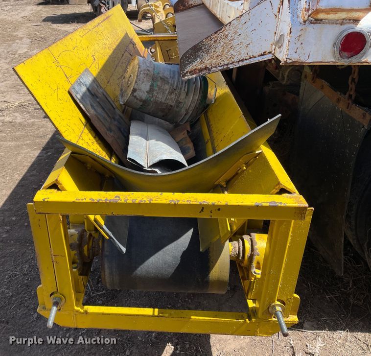 image for item DJ5032 1986 GMC C6000  dump truck