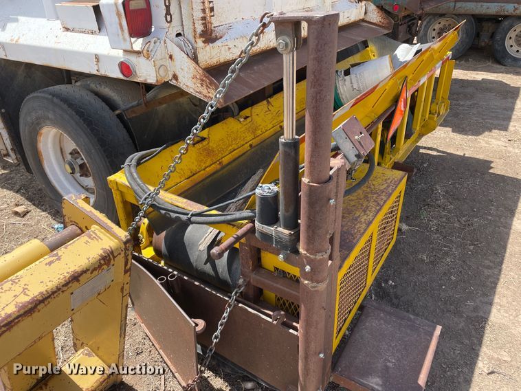 image for item DJ5032 1986 GMC C6000  dump truck